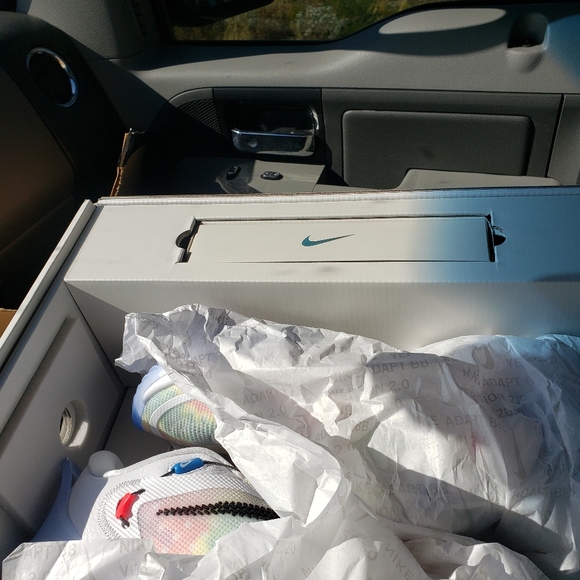 2020 Nike adapt BB self lacing basketball shoes - Picture 3 of 3